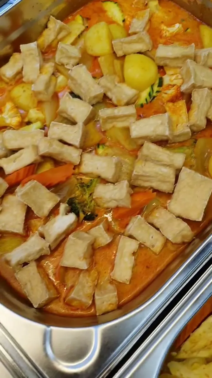 Gelbes Curry mit Tofu